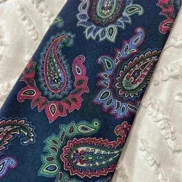 Christopher Hayes 100% Silk Made In Italy Paisley Navy Men’s Necktie - Picture 3 of 6